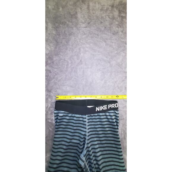 Nike Pro Dri-Fit Women's Sz M Capri Leggings Gray Black Stiped Activewear C30-35 - Picture 4 of 8